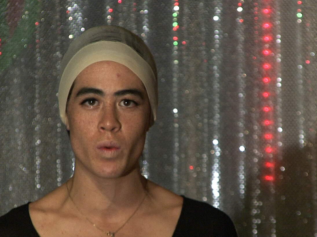 Wu Tsang, Shape of a Right Statement, 2008. Film still, HD video, color, sound, 5:15 minutes.
Courtesy the artist, Clifton Benevento (New York), Michael Benevento (Los Angeles), Isabella Bortolozzi (Berlin)