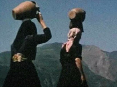 Scene di vita quotidiana in Calabria, tratteggiate nel romanzo "Gente in Aspromonte" del 1930