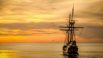 Os piratas foram chamados de ladrões do mar. O desenvolvimento marítimo foi crucial para o desenvolvimento da economia. As heranças dos piratas construiu um fator de rebeldia para explicar a movimentação de tesouros entre as diversas regiões. Desbravar foi sempre um propósito de muitos corsários, bucaneiros  e flibusteiros. Os opulentos empreendedores, que para Hobsbawm, os piratas eram capitães veleiros do governo na era pré-industrial que depois de praticar muitas “navegações”, tornavam-se piratas oficiais