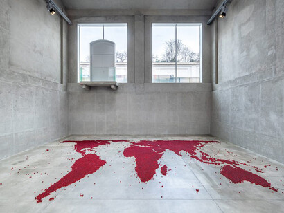 Mona Hatoum, Over, under and in between, exhibition view. Courtesy of Fondazione Prada