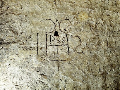 Graffiti nella cella carceraria. Foto Mauro Montini ©Narni Sotterranea