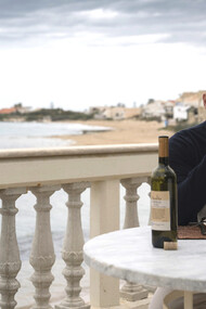 Luca Zingaretti nei panni del Commissario Montalbano tra i protagonisti di questi dialoghi immaginari