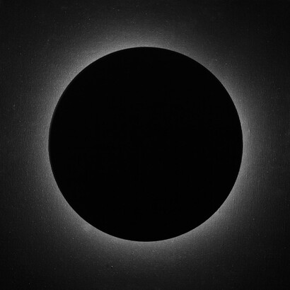 Bruno Bani, Eclissi (B) dalla serie Moon Light, 2017, acrilico e led su tela, 40 x 40 cm