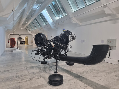 Musée d’Art contemporain, Marseille. La flexibilité des espaces permet une modification du lieu en fonction des artistes contemporains invités, les larges salles permettent d’accueillir des performances ou encore des spectacles vivants