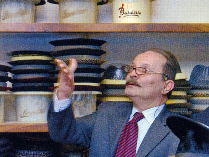 Roberto Manzoni, cappellaio in Ravenna