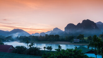 Una zona del Laos al tramonto, paese del sud-est asiatico