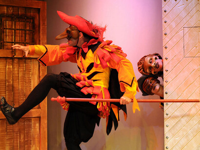 Representación de la obra Cáscaras en el Teatro Arbolé
