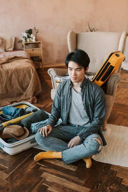 Profissional refelte sobre como será sua nova realidade vivendo em outra cultura