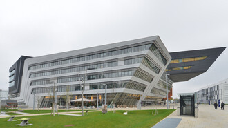 Biblioteca da Universidade de Economia de Viena desenhada pela arquiteta Zaha Hadid