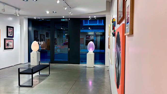 Various artists, Why is the future pink? Exhibition view. Courtesy of Otto Galelry