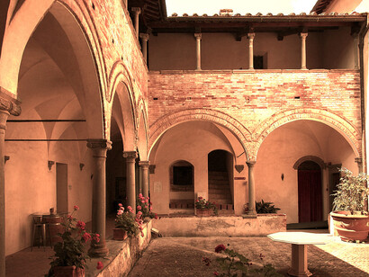 Certosa di Pontignano, (Siena), Toscana, Italia. Chiostro dei conversi