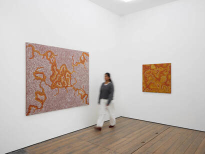 Lorna Ward Napanangka, Yukultji Napangati, and John West Tjupurrula, Portals to place: three Papunya Tula artists, exhibition view. Courtesy of Edel Assanti 