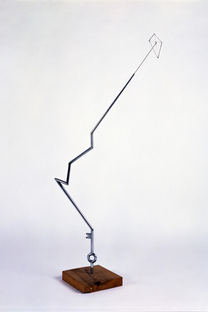 Isamu Noguchi, Monument to Ben Franklin, 1933, Chrome, nickel-plated bronze, aluminum, 48 1/2 x 23 1/4 x 12 3/4 in. Photo by Kevin Noble