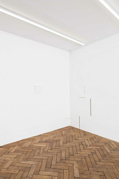 Fernanda Gomes, exhibition view. Courtesy of Galerie Peter Kilchmann