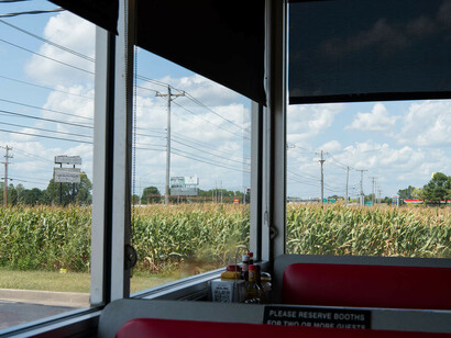 Micah Cash, Store #1591: Oak Grove, Kentucky, 2021. Courtesy of Georgia Museum of Art