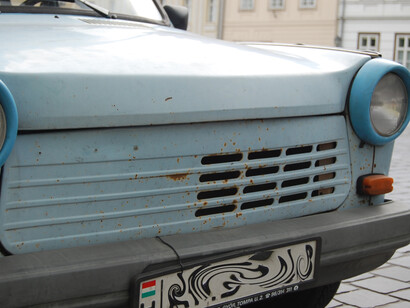 Dettaglio frontale della Trabant 1.1 - Foto di William Molducci