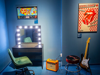 On tour, exhibition view. Courtesy of Czech Museum of Music