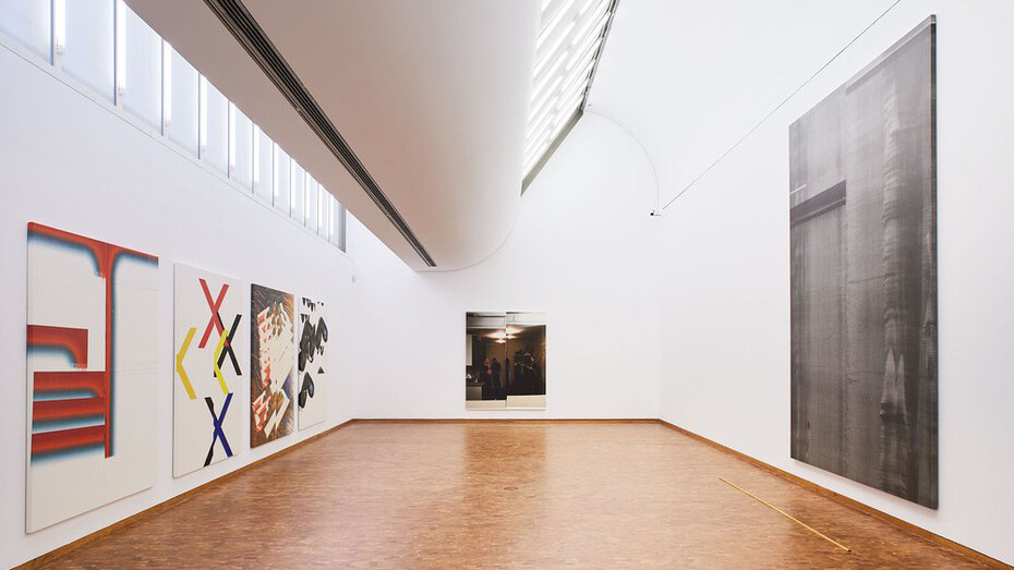 Wade Guyton, Zwei Dekaden. MCMXCIX–MMXIX. Courtesy of Museum Ludwig