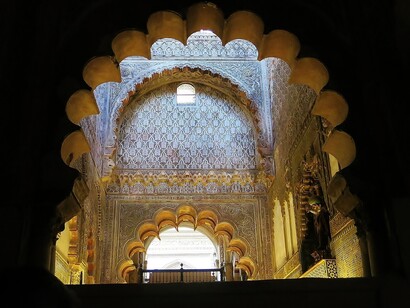 Además de las fiestas típicas de la época, la visita a Córdoba permite disfrutar de su gran patrimonio, empezando por la catedral-mezquita 