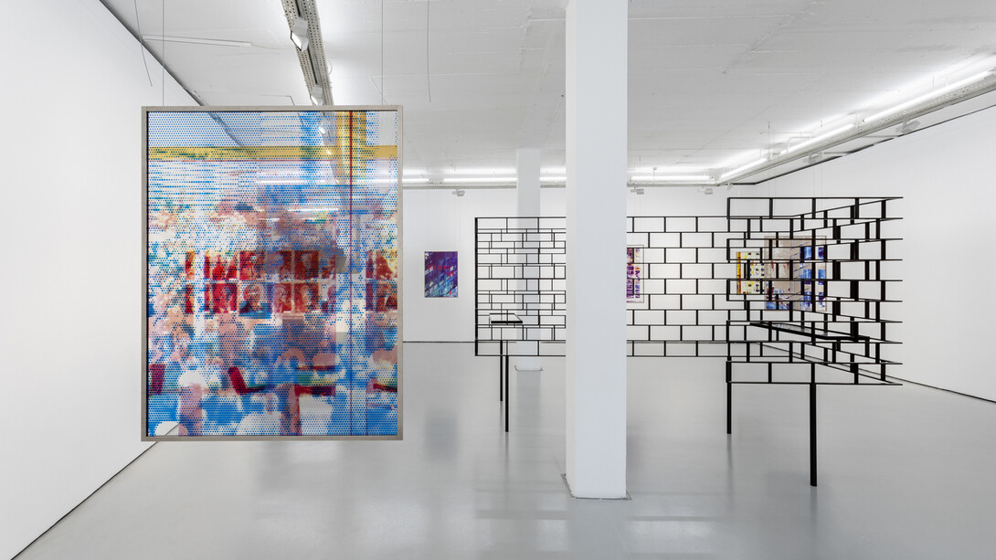 Sabine Hornig, The matter of the glazed fence, vista da exposição. Cortesia de Cristina Guerra Contemporary Art