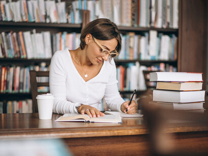 Los expertos en lenguaje claro insisten en que la extensión moderada de los párrafos favorece la comprensión y reduce la fatiga del lector