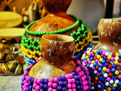Agbê, ou xequerê, instrumento de percussão muito utilizado no maracatu. Os pernambucanos nascem com o fervor do frevo literalmente na ponta dos pés