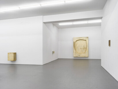 Lawrence Carroll, Frozen in time, installation view. Courtesy of Buchmann Galerie