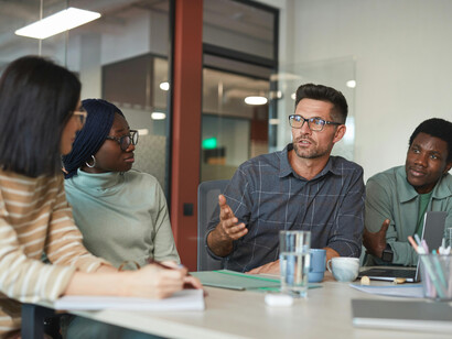 Descubra a importância histórica e contemporânea da declaração universal dos direitos humanos e seu papel na proteção dos direitos fundamentais de todas as pessoas