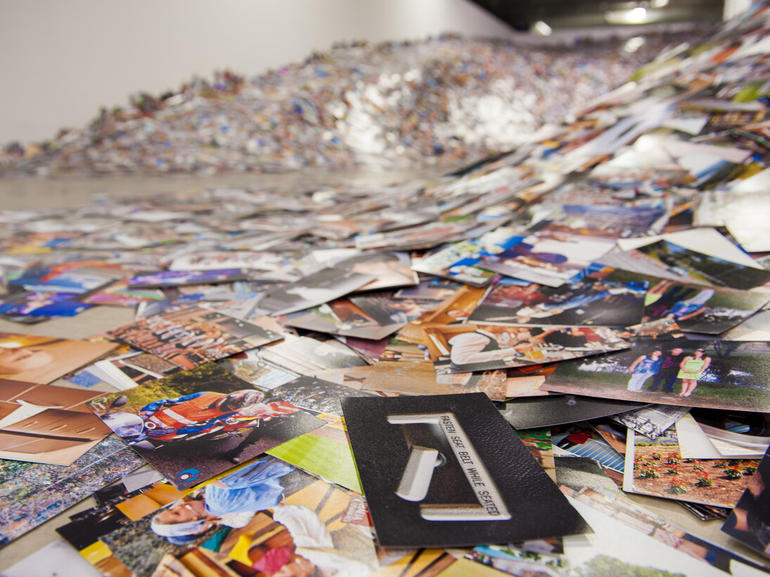 Eric Kessels. 24hrs in photos, detalle. 2011