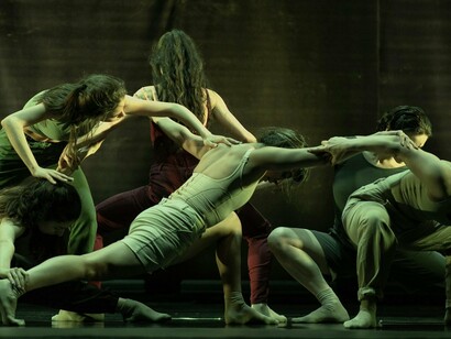 Atores de teatro. No teatro, Dioniso é o deus