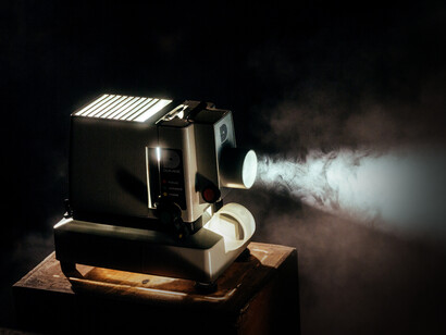 Antiguo proyector de cine utilizada en la mitad del siglo XX