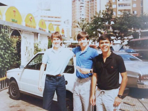 De derecha a izquierda: Miguel Edgardo Capriles, Carlos Balladares y Alejandro Amores en Colinas de Bello Monte, Caracas, Venezuela