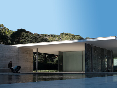 Mies Van Der Rohe, renomado arquiteto, destacou-se em 1929 com o projeto do Pavilhão de Barcelona, ícone do modernismo
