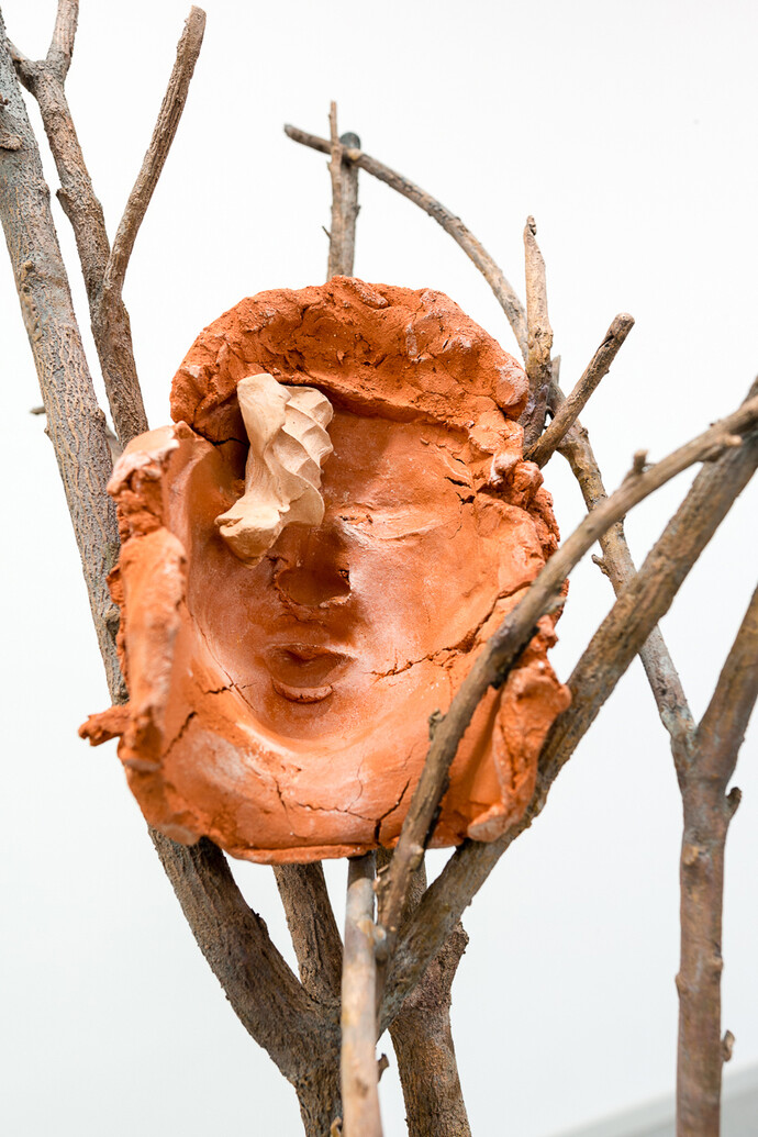 Giuseppe Penone, detail of Terra su terra - Volto (Earth on Earth - Face), 2014, Bronze, terracotta, 93-11/16 x 35-3/8 x 27-1/2 in. 238  x 90 x 70 cm