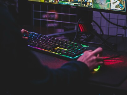 Computador. Jogar online colaborativamente
