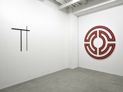 Philippe Decrauzat, Teatro anatomico, exhibition view. Courtesy of Galleria Poggiali