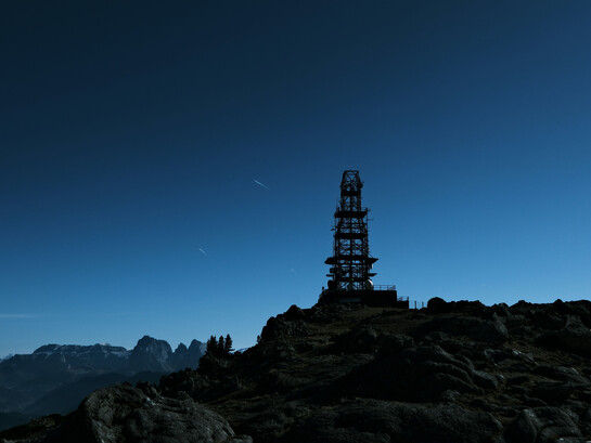 La humanidad atraviesa una etapa de transformación en la que, entre crisis de comunicación, tensiones políticas y conciencia planetaria emergente, comienza a vislumbrarse el difícil paso hacia una civilización más integrada con el mundo que habita