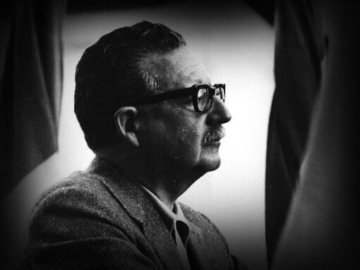 Salvador Allende fue diputado, ministro de Salubridad del gobierno de Pedro Aguirre Cerda, entre 1939 y 1942, y senador desde 1945 hasta 1970