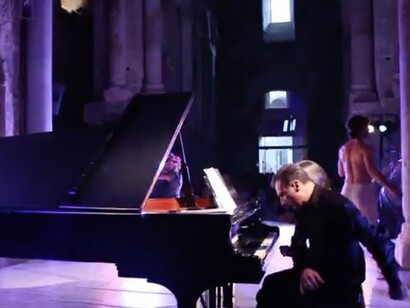 Carles & Sofía in einer Live-Performance