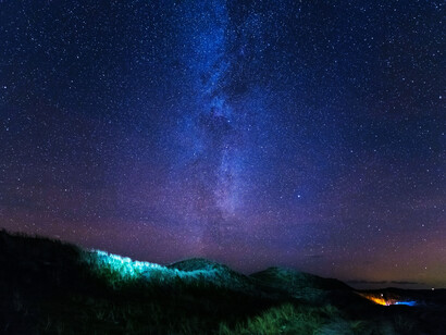 La inmensidad cielo estrellado en la noche