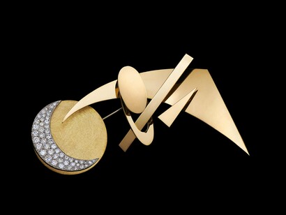 Nadia Léger. Lune brooch, 1970. Gold, white gold, diamonds; fretwork, mounting, matting, gilding, rhodium plating. Moscow Kremlin Museums