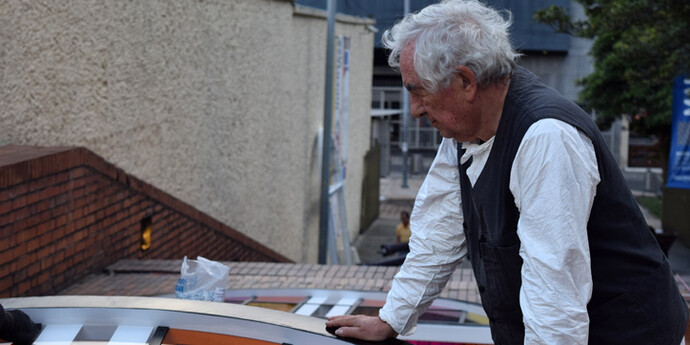 Daniel Buren. Courtesy of Museo de Arte Moderno de Bogotá