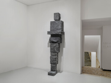 Antony Gormley, Big Back, 2026, basalt, 288.9 x 62.6 x 42.2 cm Courtesy: the artist and Galleria Continua, Copyright: © the Artist Photo: Ela Bialkowska, OKNO Studio