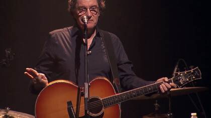 Francis Cabrel è un chansonnier francese, di origini italiane, apprezzato in tutte le nazioni francofone