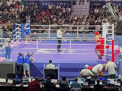 Giochi Olimpici del 2024, Angela Carini e Imane Khelif, hanno combattuto all'arena Paris Nord, nella categoria 66 chilogrammi donne, Villepinte in Seine-Saint-Denis, Francia