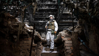 El 24 de febrero, se emitió en los canales rusos un mensaje a la nación de Putin en la que informaba su decisión de lanzar una «operación militar especial» en el este de Ucrania