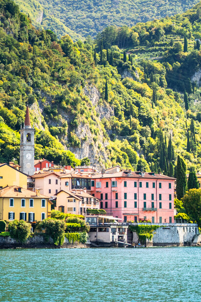 Traghetto sul lago di Como