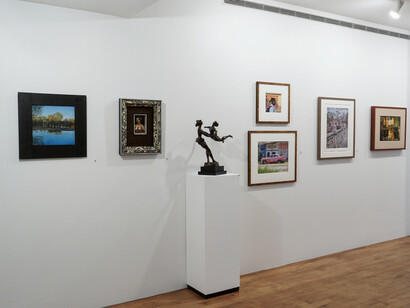 Various artists, Spring jewels, exhibition view. Courtesy of Forum Gallery 