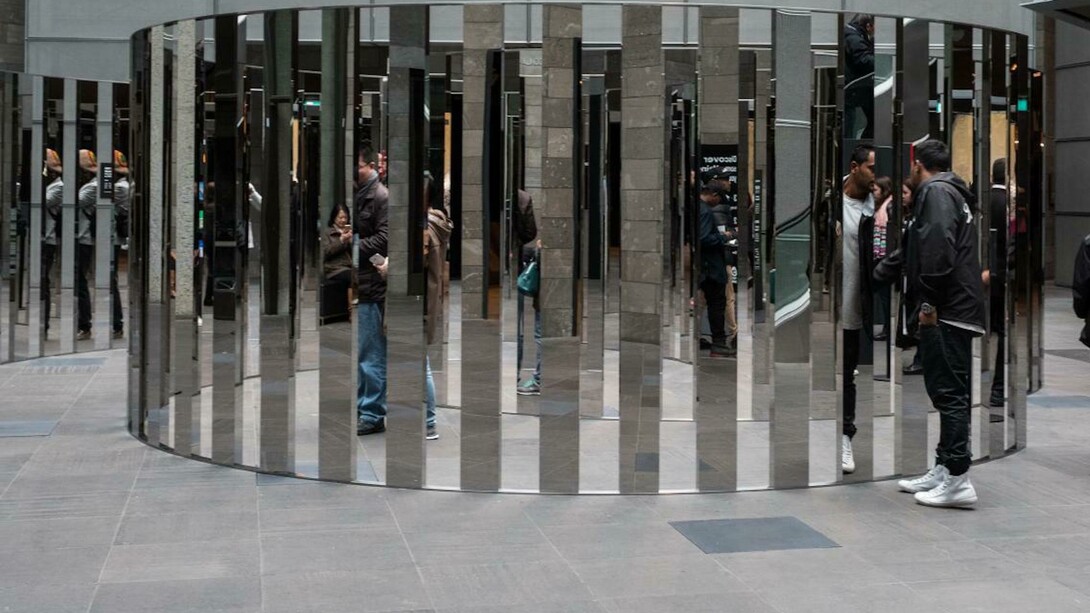 Jeppe Hein, Semicircular space. Courtesy of NGV