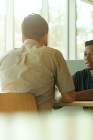 Comportamento assertivo: Il soggetto che attua questo tipo di comportamento comunicativo risulta in grado di esprimere in modo sereno le proprie opinioni, desideri, sentimenti ed emozioni